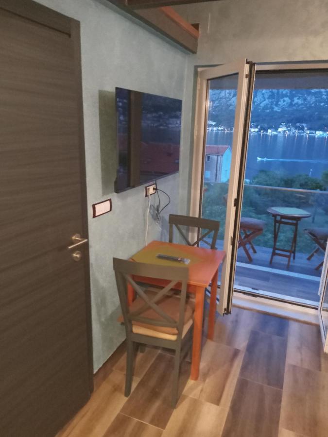 Apartments With Sea View In Prcanj Котор Номер фото